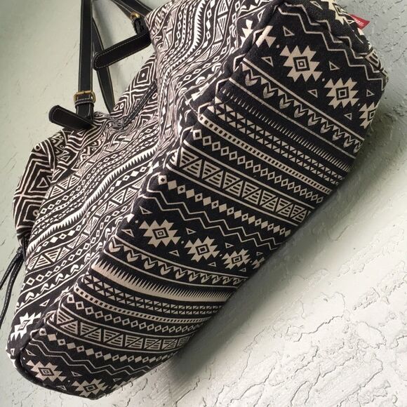 Unionbay Tribal Bag Never Used - Picture 12 of 16